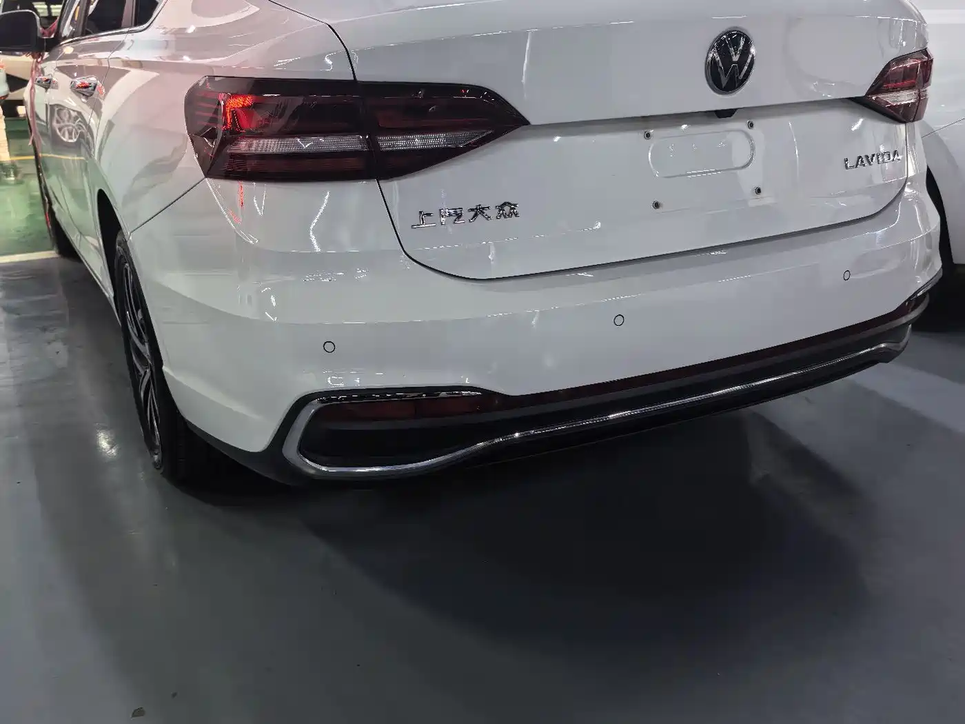 Volkswagen Lavida 2024 Model 300TSI DSG Starlight Full Comfort Edition фото 4