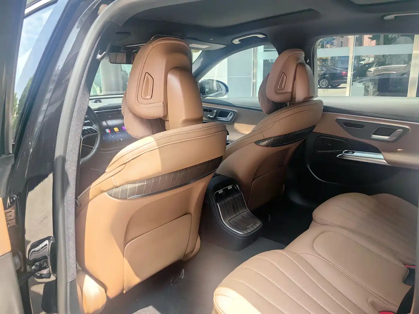 Mercedes-Benz E-Class New Energy 2024 E 350 e L Plug-in Hybrid Sedan фото 11