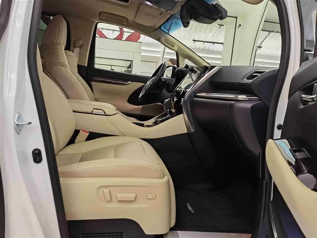 Toyota Vellfire 2021 Crown Hybrid 2.5L HV Supreme Edition фото 19