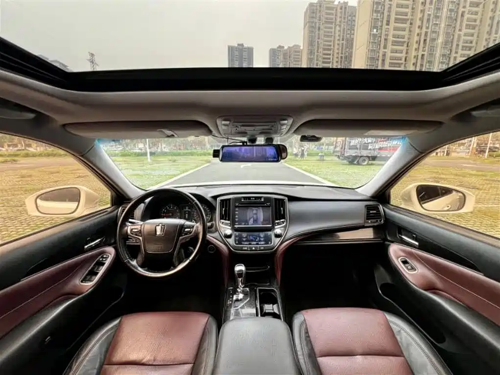 Toyota Crown 2018 2.0T Sport Edition фото 5