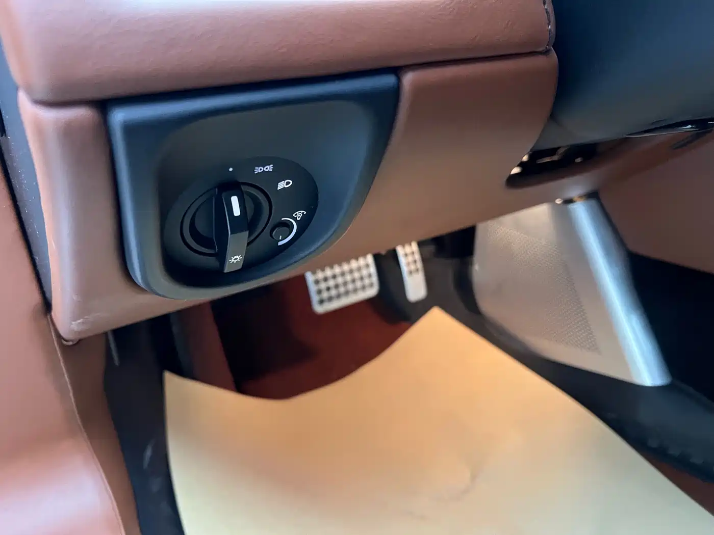 Aston Martin V8 Vantage 2012 2011 4.7L Sportshift Coupe