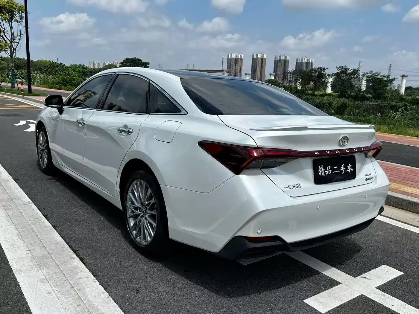 Toyota Avalon 2024 Model Hybrid 2.5L XLE Prestige Edition фото 6