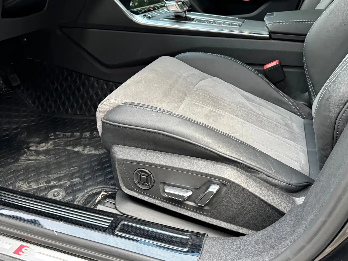 Audi A6L 2023 Facelift 45 TFSI Premium Dynamic фото 9