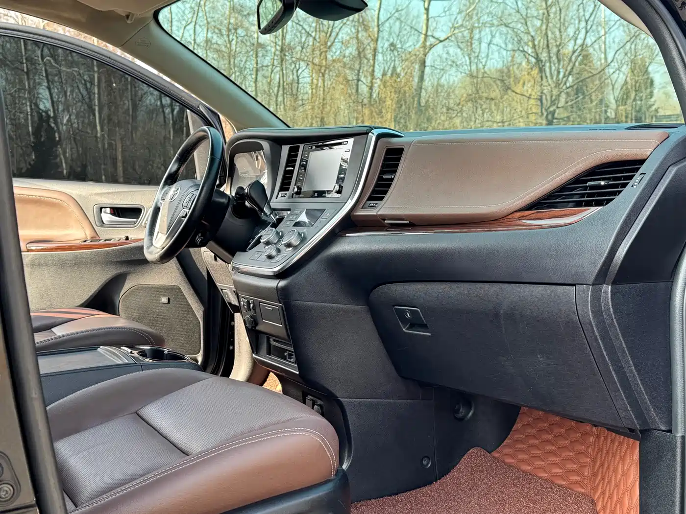 Toyota Sienna 2015 3.5L 4WD L фото 9