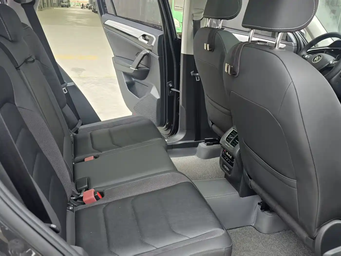 Volkswagen Tayron 2022 330TSI 2WD Luxury Smart Connect Edition фото 8