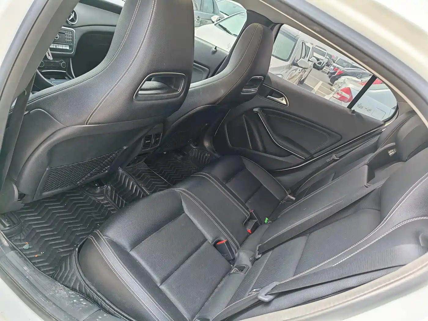 Mercedes-Benz GLA 2017 GLA 200 Dynamic фото 9