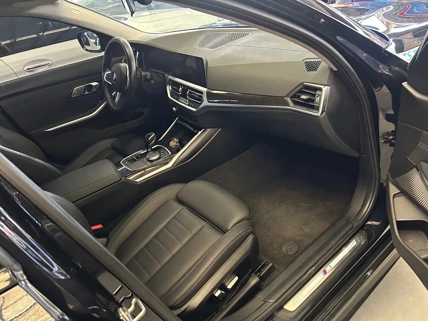 BMW 3 Series 2020 325Li M Sport Package фото 9