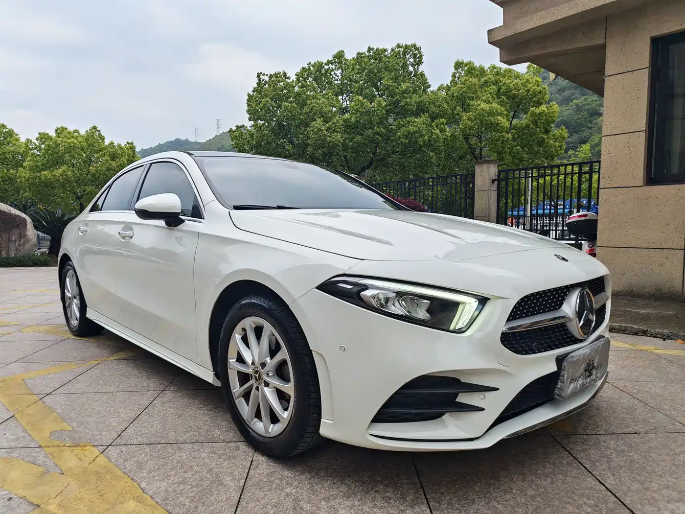 Mercedes-Benz A-Class 2021 A 200 L Sport Sedan Dynamic Type фото 3