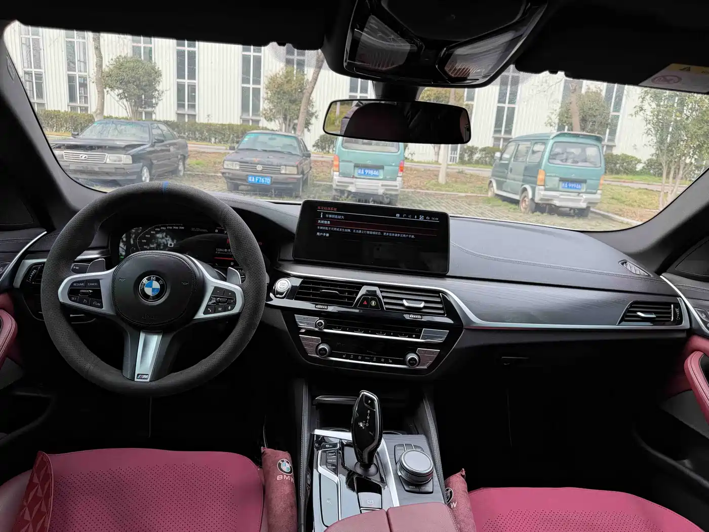 BMW 5 Series 2021 530Li Leading M Sport Package фото 14