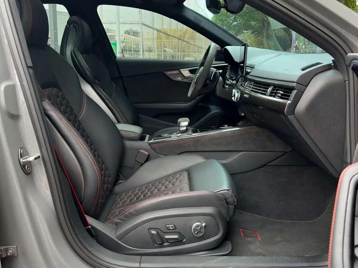 Audi RS 4 2024 RS4 Avant Ignition Edition фото 13
