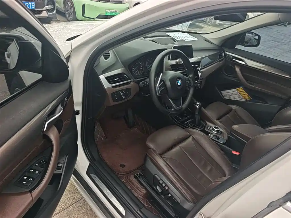 BMW X1 2016 sDrive20Li Luxury Model фото 16