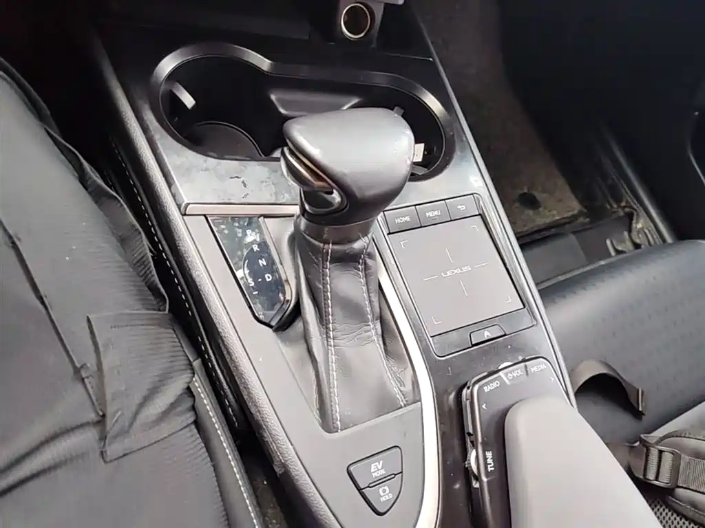 Lexus UX 2019 260h Explorer Cool Edition (China V) фото 14