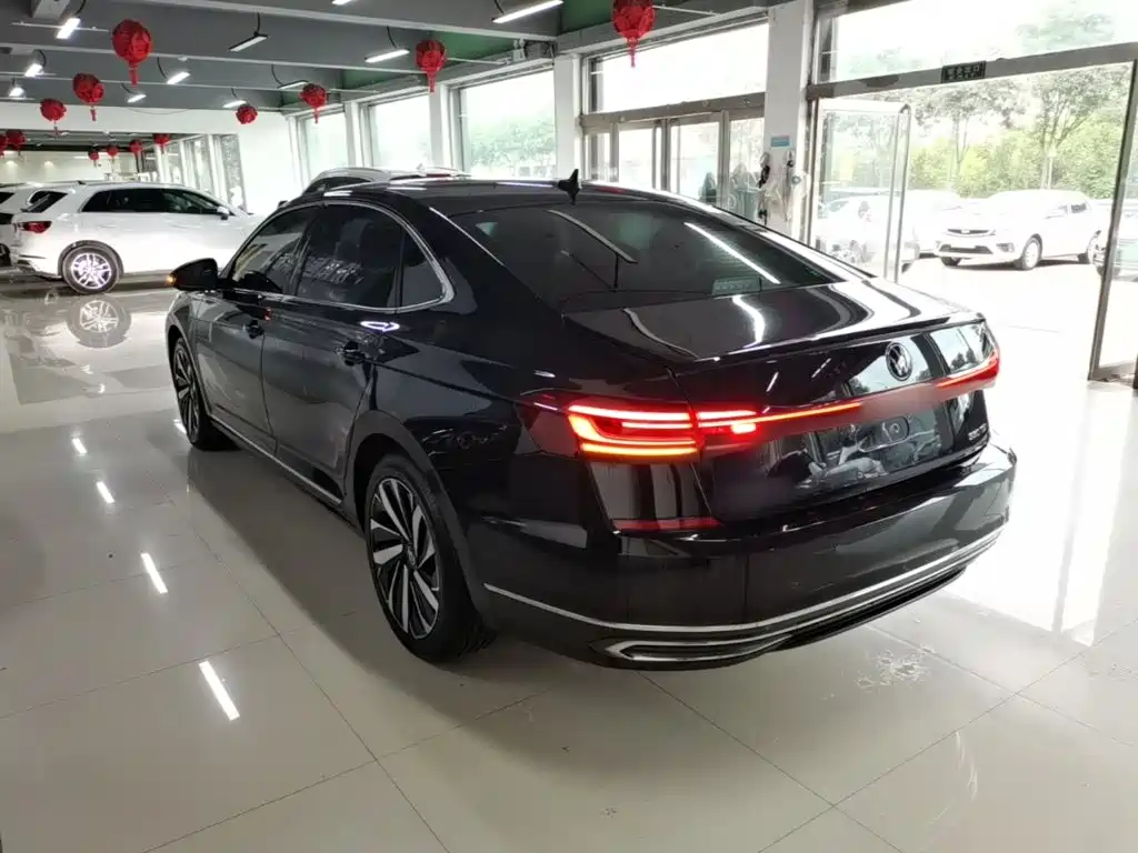 Фото 5 - Volkswagen Passat