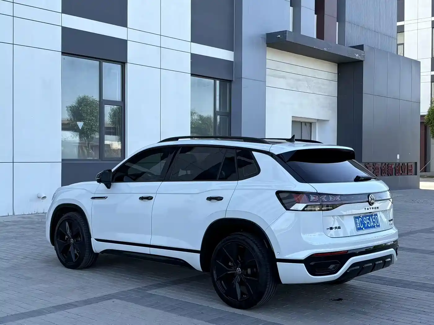 Volkswagen Tayron 2023 Facelift 380TSI 4WD R-Line High Performance Edition фото 9