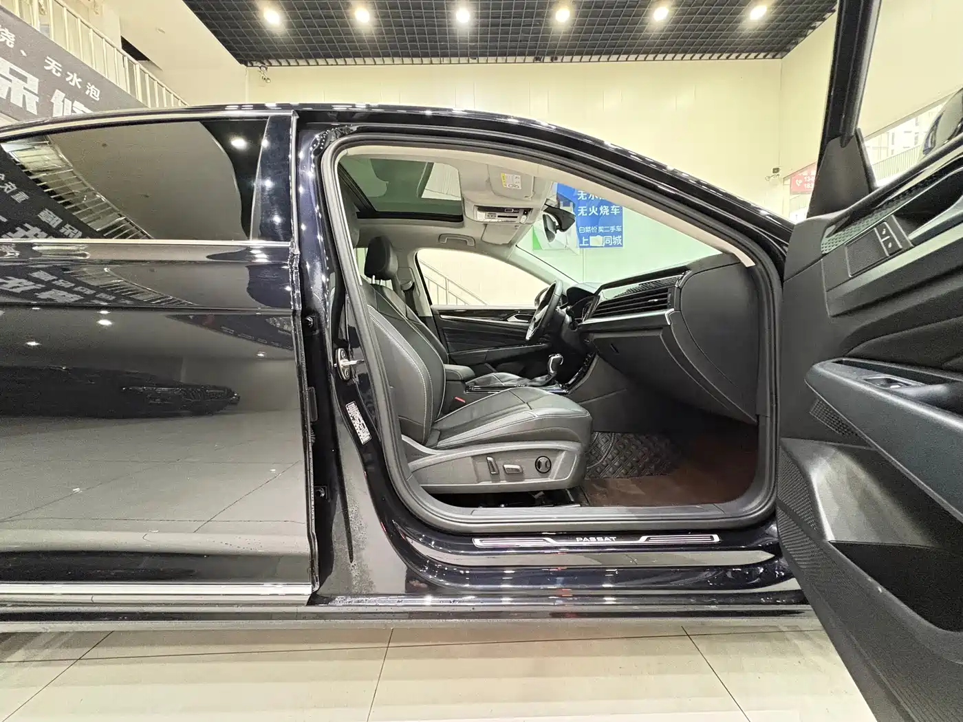Volkswagen Passat 2023 330TSI Starlight Elite Edition фото 13