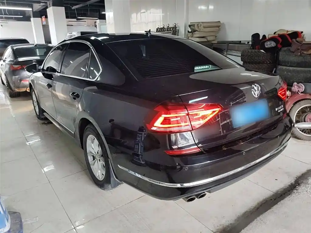 Volkswagen Passat 2017 330TSI DSG Prestige фото 5