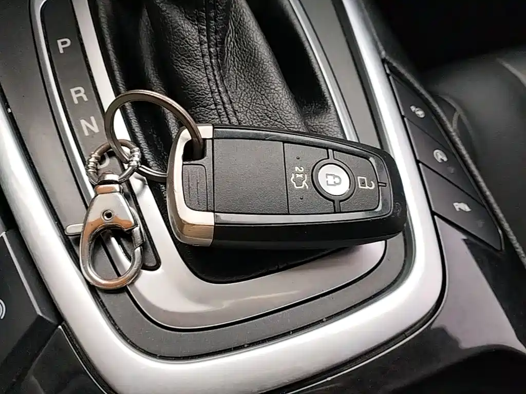 Фото 9 - Ford Edge