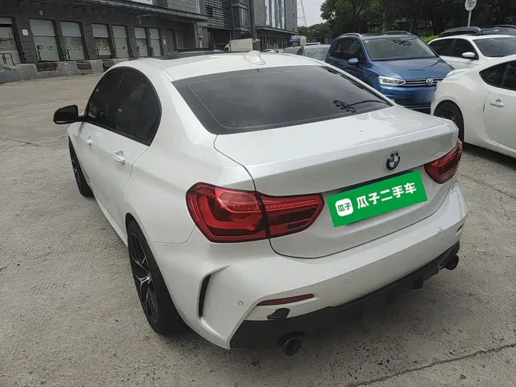 BMW 1 Series 2022 125i M Sport Shadow Edition фото 5