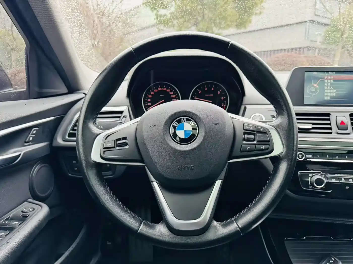 BMW 1 Series 2017 118i Sport фото 9