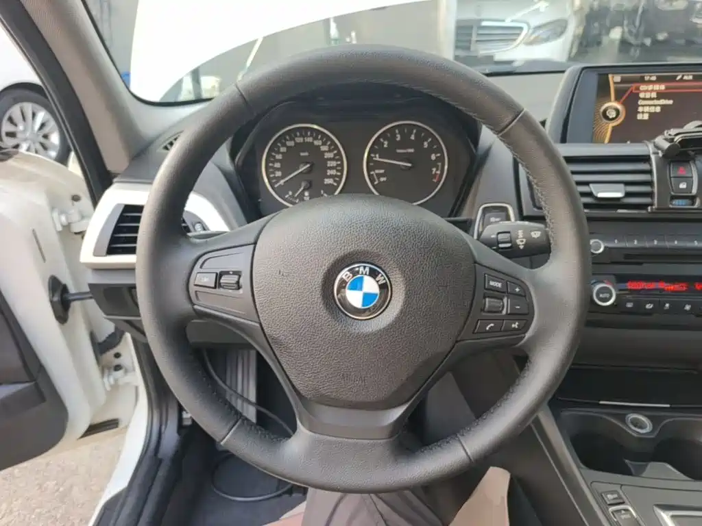 Фото 11 - BMW 1 Series (Import)