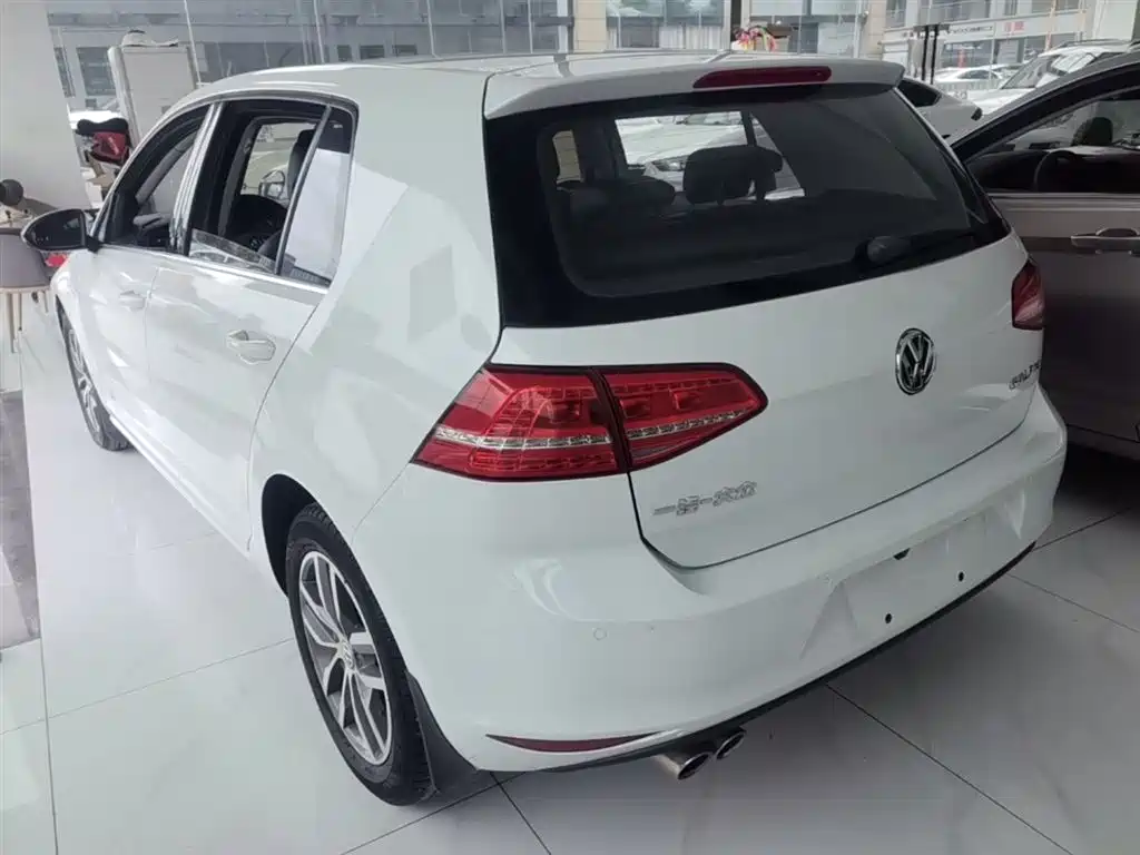 Volkswagen Golf 2016 230TSI Automatic Luxury фото 5