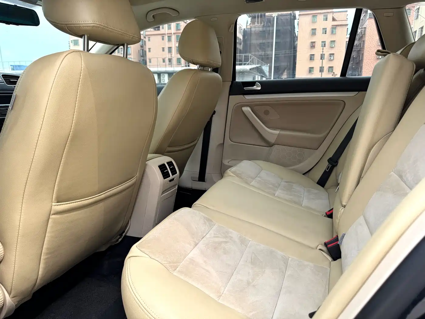 Volkswagen Golf (Import) 2011 1.4TSI Comfort Wagon фото 6