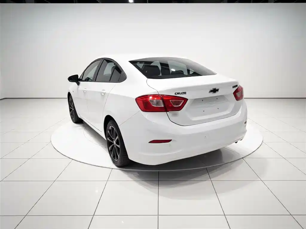 Chevrolet Cruze 2018 Redline 320 Automatic Pioneer Edition фото 5