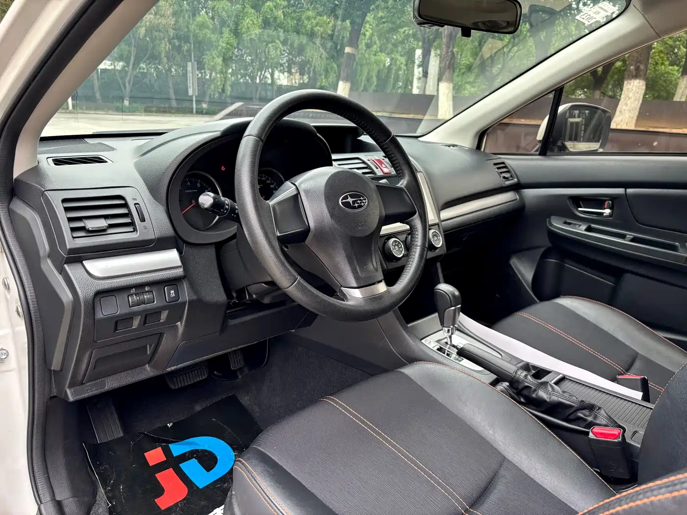 Subaru XV 2014 2.0i Comfort фото 12