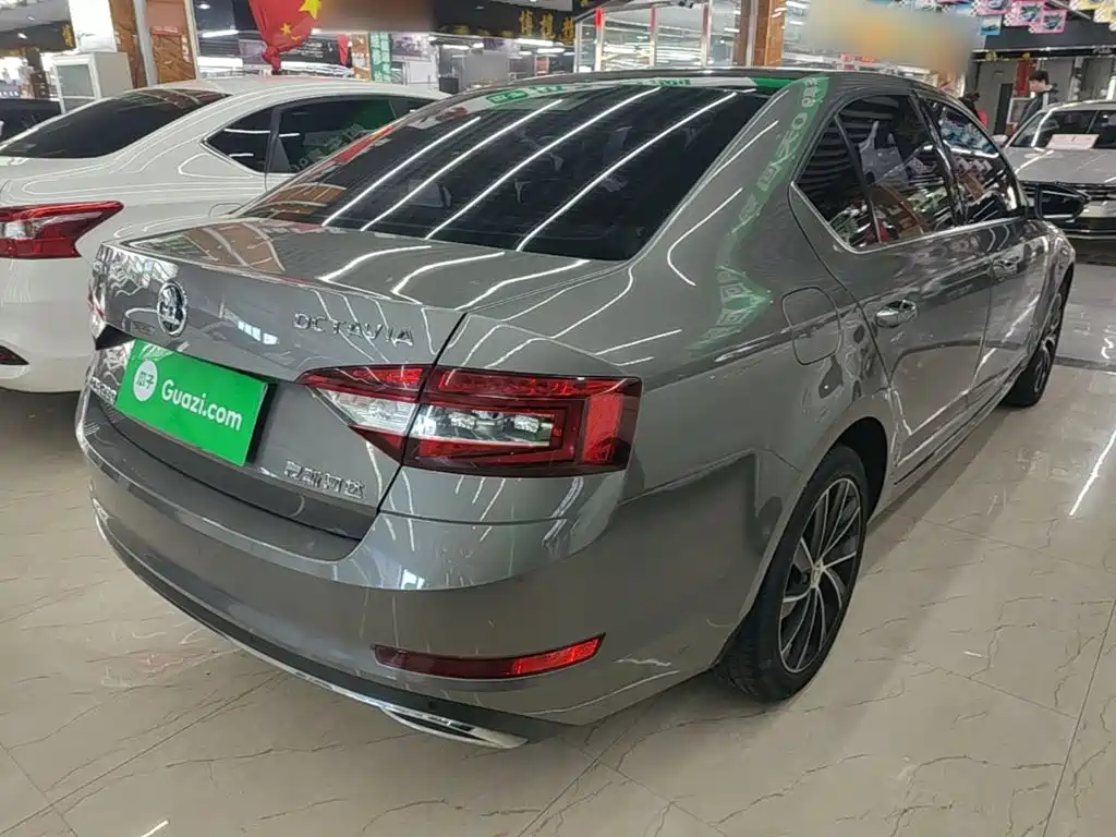Фото 7 - Škoda Octavia