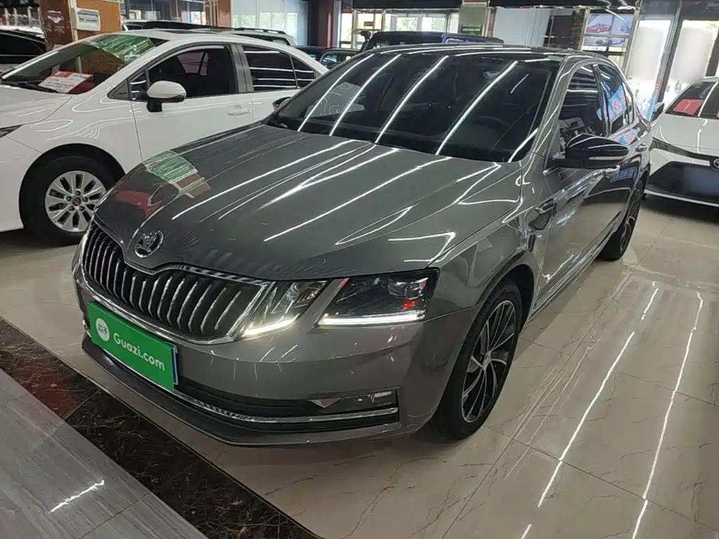 Фото 2 - Škoda Octavia