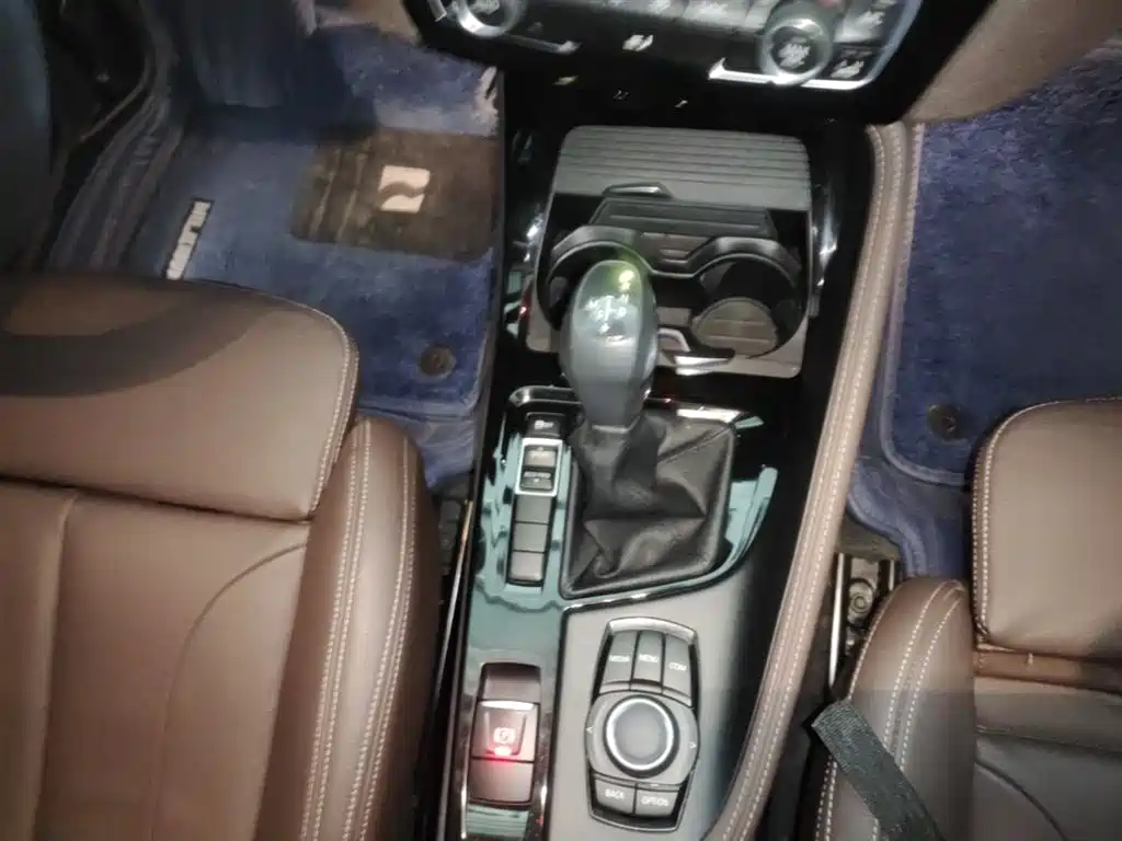 BMW X1 2019 sDrive18Li Premium Model фото 21