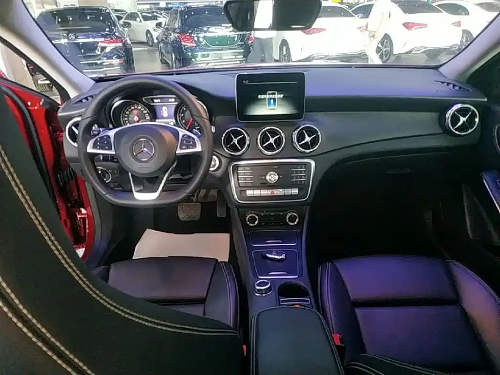 Mercedes-Benz GLA 2019 GLA 200 Dynamic фото 10