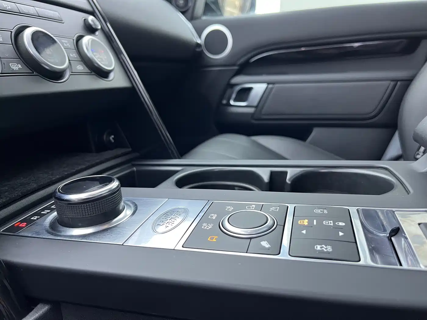Land Rover Discovery 2020 3.0 SC V6 SE фото 9