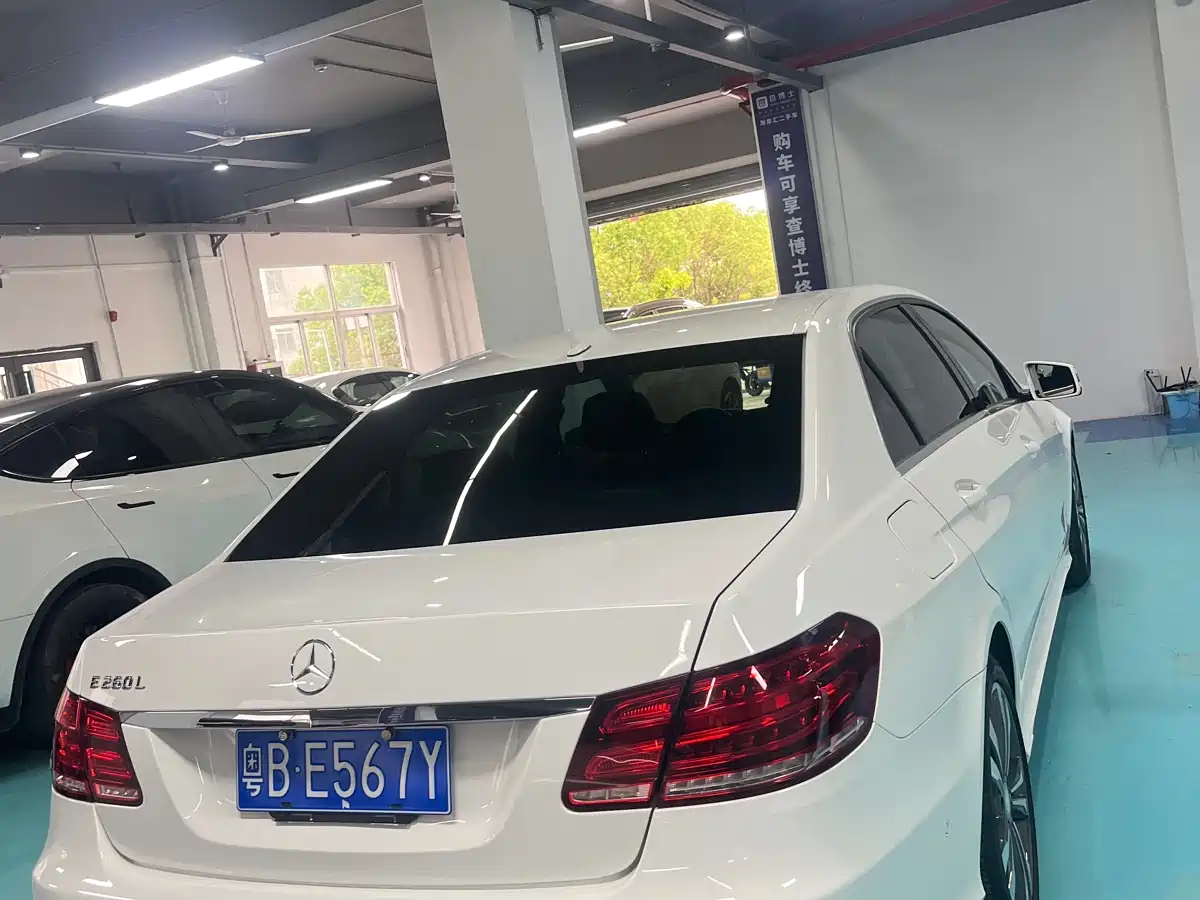 Mercedes-Benz E-Class 2015 E 260 L Sport фото 16