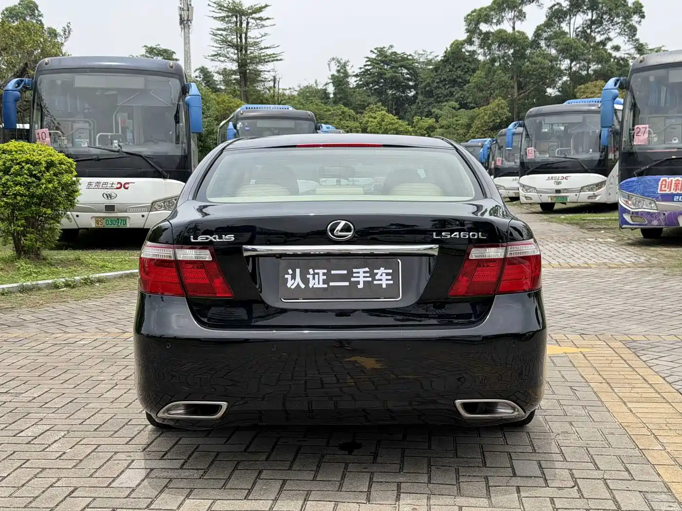 Фото 12 - Lexus LS