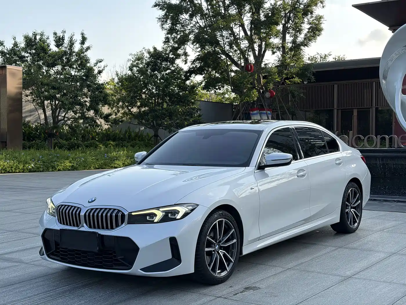 BMW 3 Series 2023 320Li M Sport Package фото 2