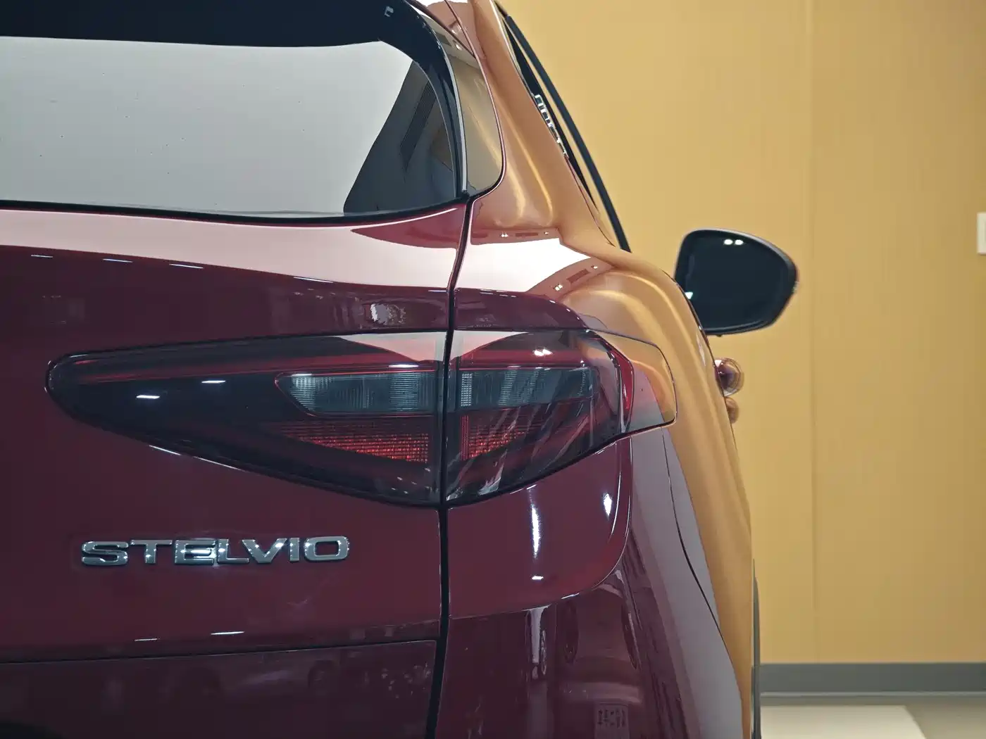 Alfa Romeo Stelvio 2019 2017 2.0T 200HP Elite