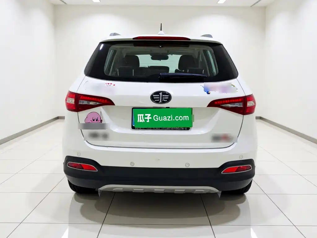 FAW Senya R7 2017 2017 Model 1.6L Manual Luxury