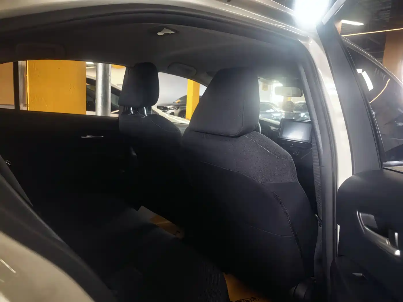 Toyota Corolla 2019 1.2T S-CVT GL Pioneer Edition фото 3