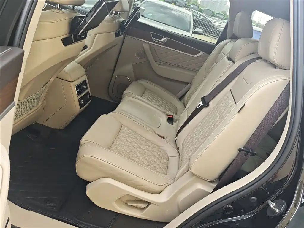 Hongqi HS7 2019 3.0T Automatic 4WD Smart Connection Flag Leader Edition фото 18