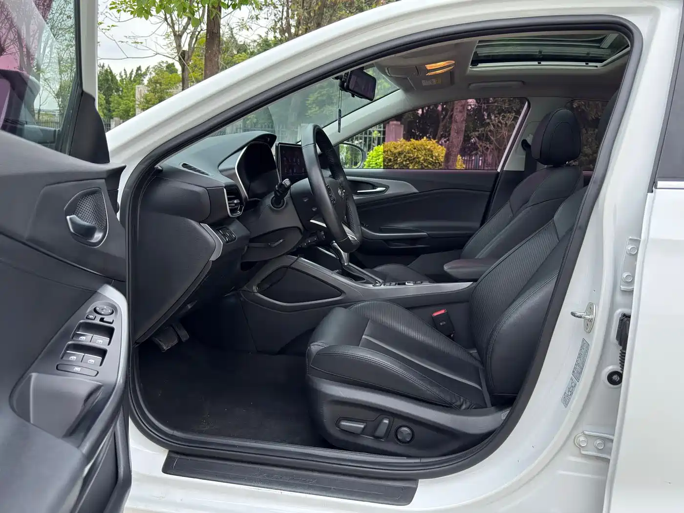 Hyundai Fista 2021 280TGDi DLX Luxury Edition фото 8