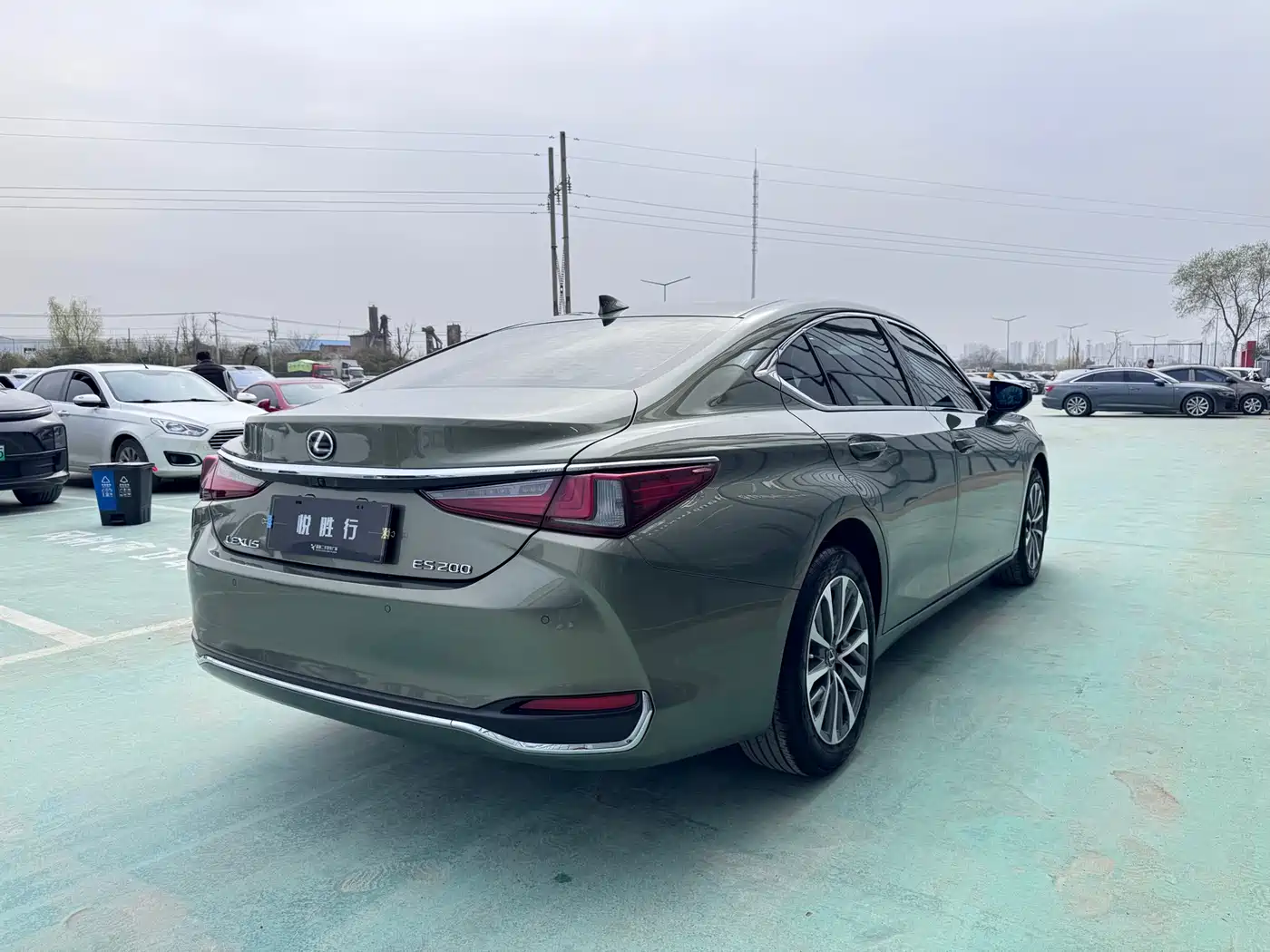 Lexus ES 2023 200 Excellence Edition фото 7