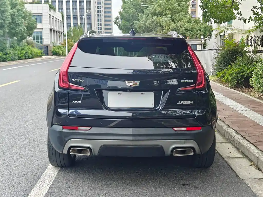 Photo 6 - Cadillac XT4