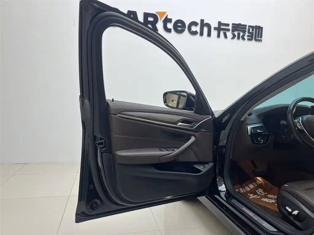 BMW 5 Series 2021 530Li xDrive Luxury Package фото 11