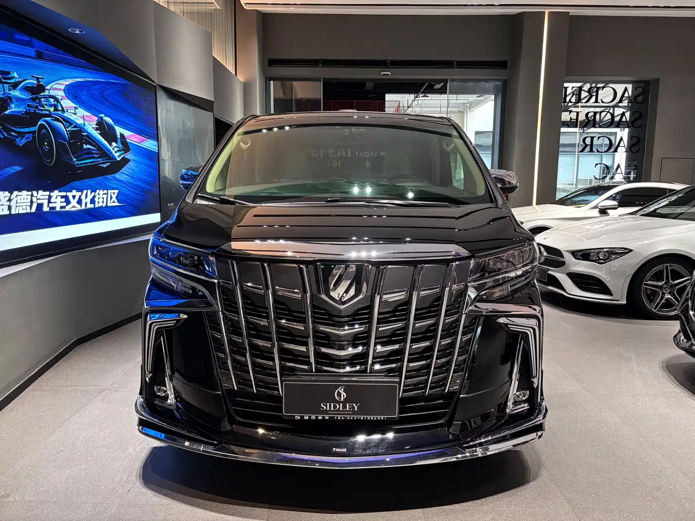 Toyota Alphard 2018 3.5L Premium фото 2