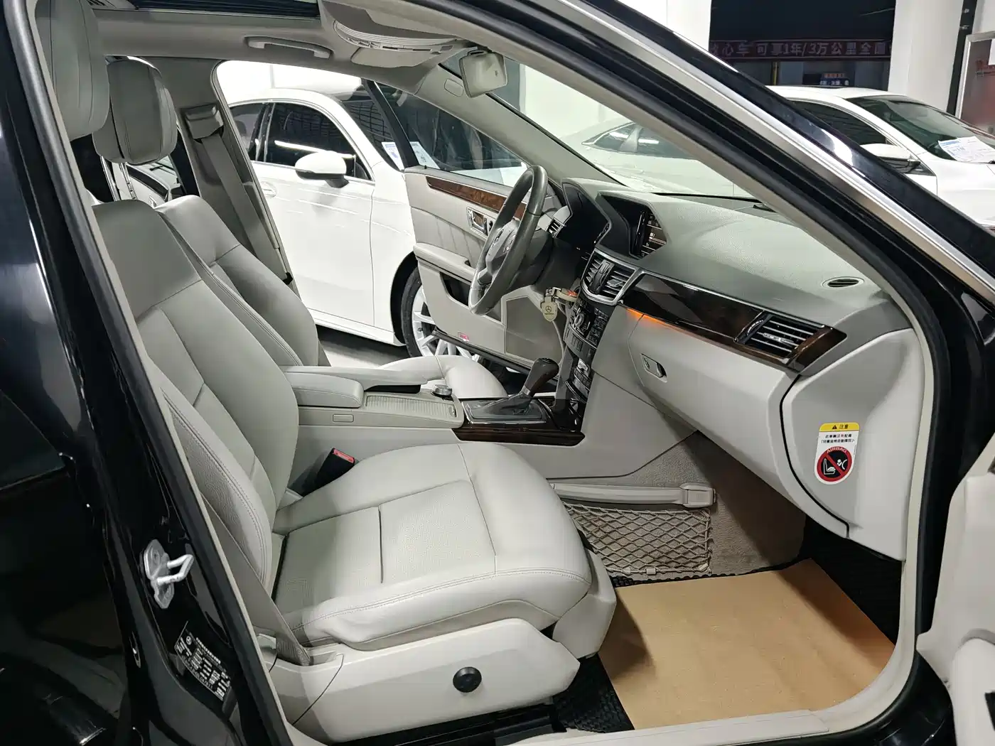 Mercedes-Benz E-Class 2011 E 200 L CGI Elegance фото 9