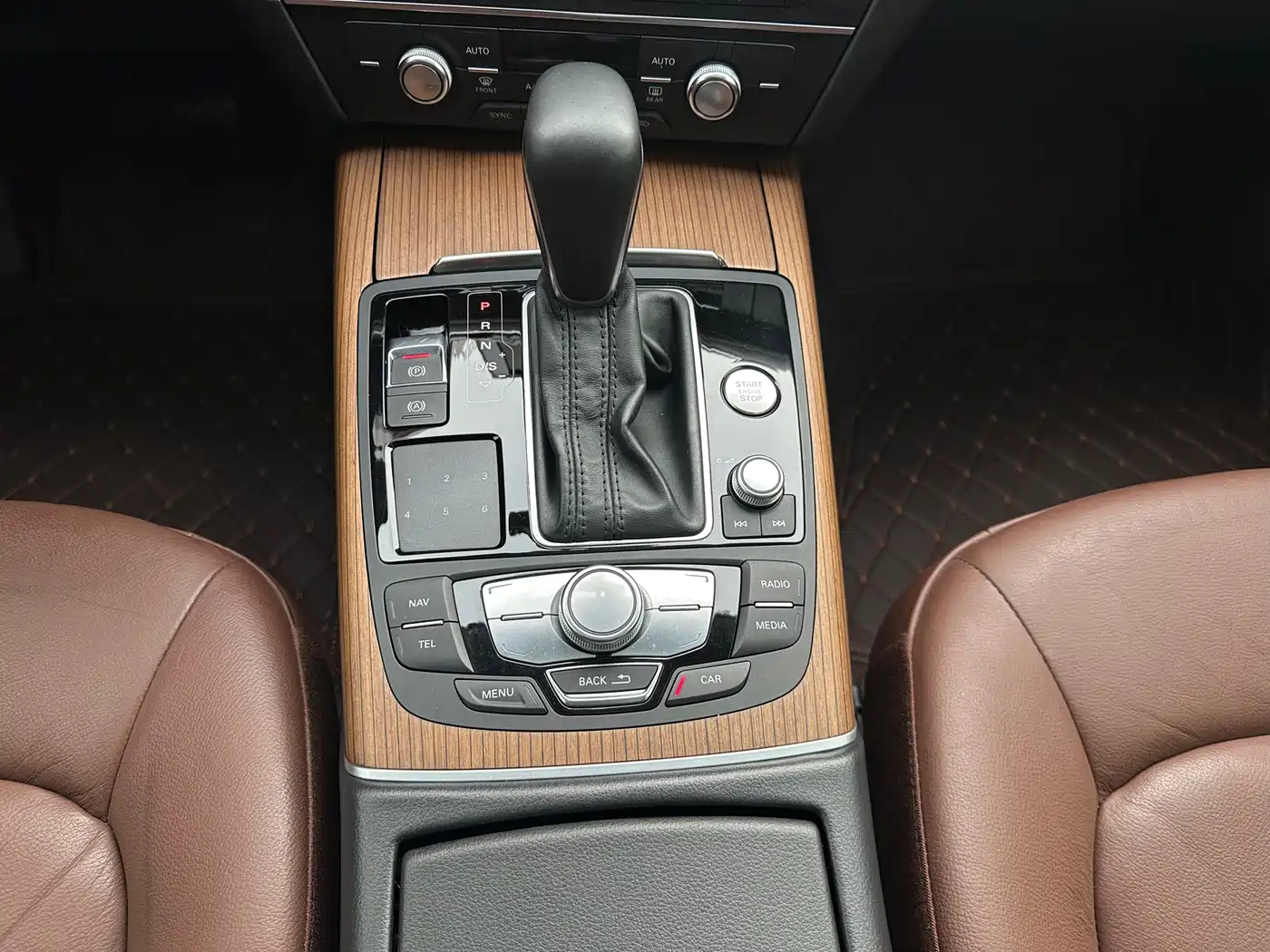 Audi A6L 2018 30th Anniversary 30 FSI Style фото 32