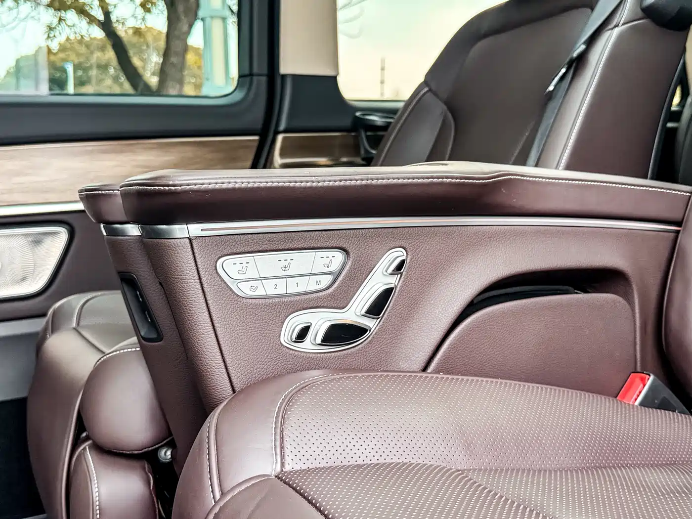 Mercedes-Benz V-Class 2022 V 260 L Long Wheelbase Luxury Edition фото 13