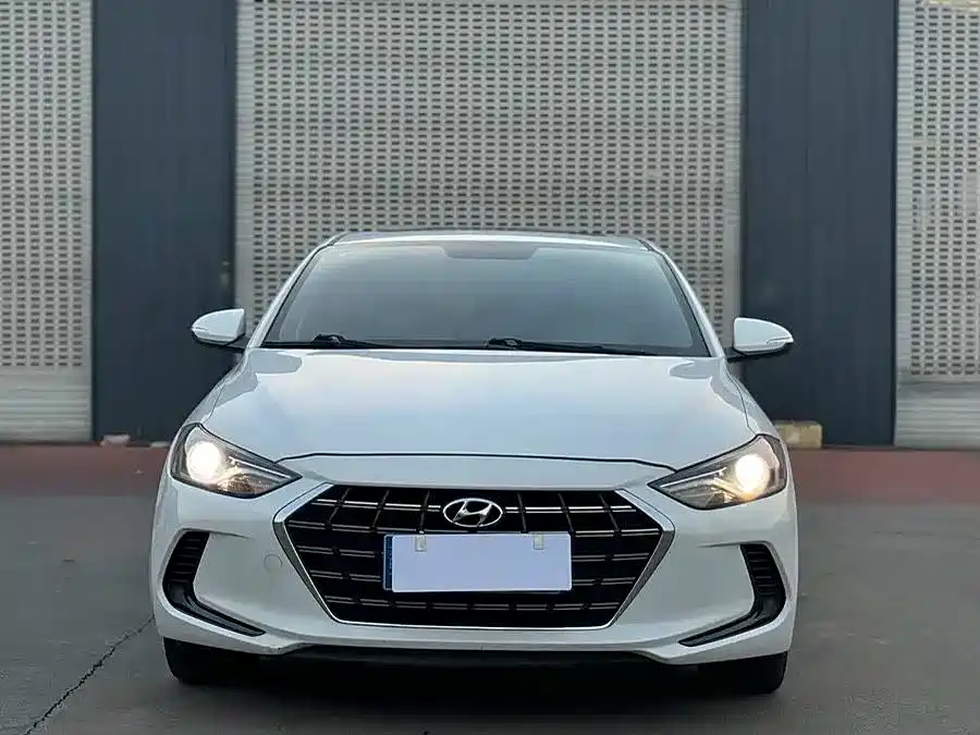 Hyundai Elantra 2020 1.4T DCT Dynamic·Vitality фото 3