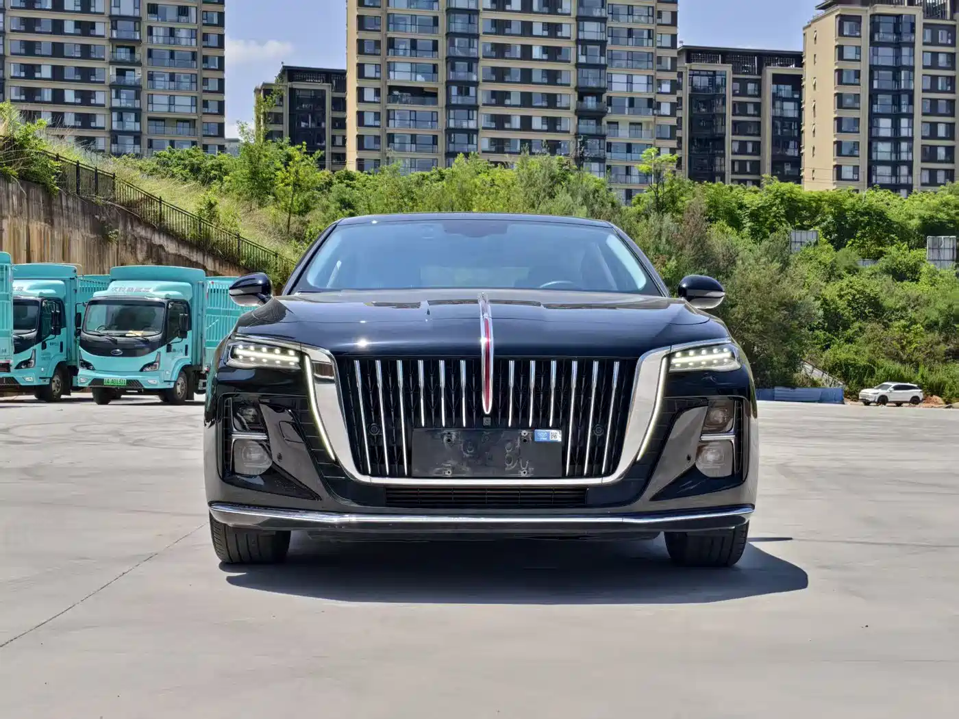 Hongqi H5 2024 1.5T HEV Smart Connect Flag Smooth Edition фото 2